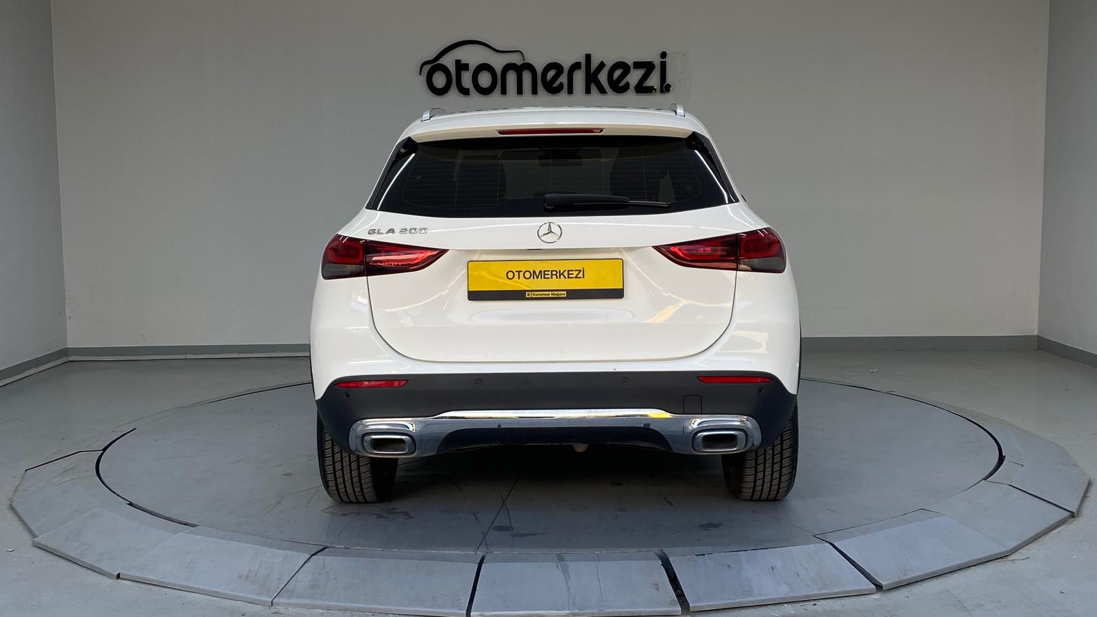MERCEDES GLA 2